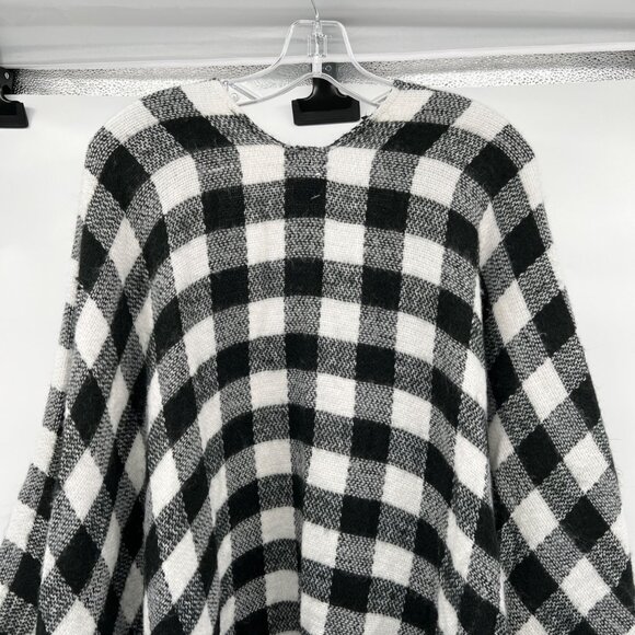 David and Young Checkered Cape Open Front Frayed Black/White One Size Fits All - Picture 6 of 9
